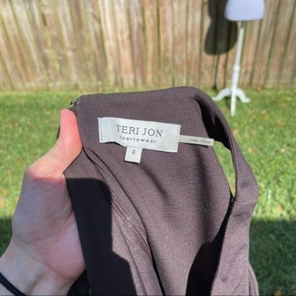 TERI JON SPORTSWEAR Brown Mixed Media Sleeveless Dress 6 - Picture 3 of 15